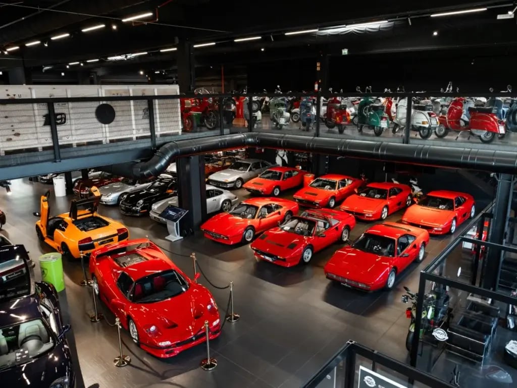 showroom-auto-e-moto-1024x769